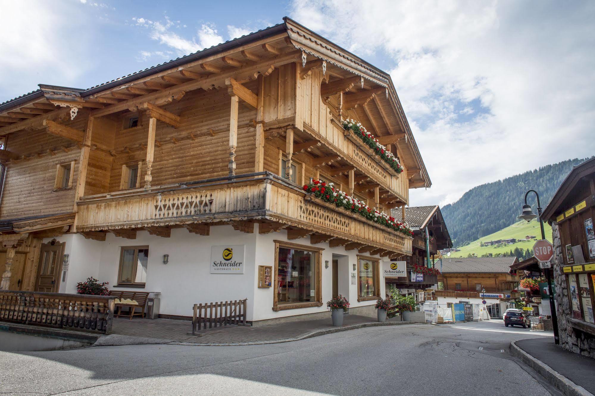 Das Gaestehaus Schneider Am Dorfplatz Alpbach Exterior foto
