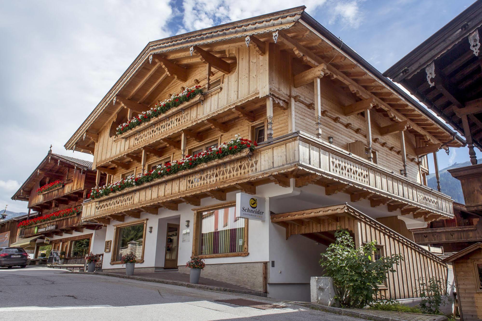 Das Gaestehaus Schneider Am Dorfplatz Alpbach Exterior foto