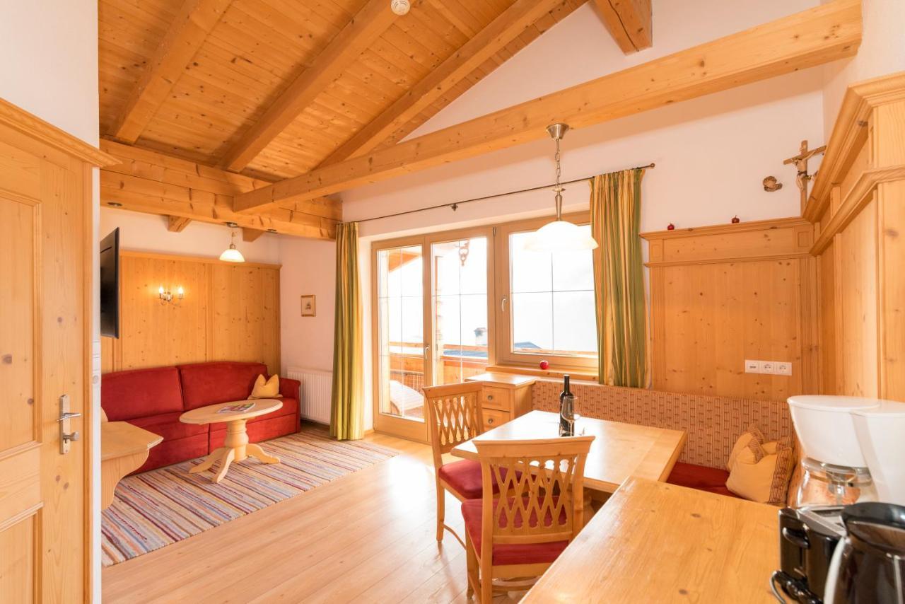 Das Gaestehaus Schneider Am Dorfplatz Alpbach Exterior foto